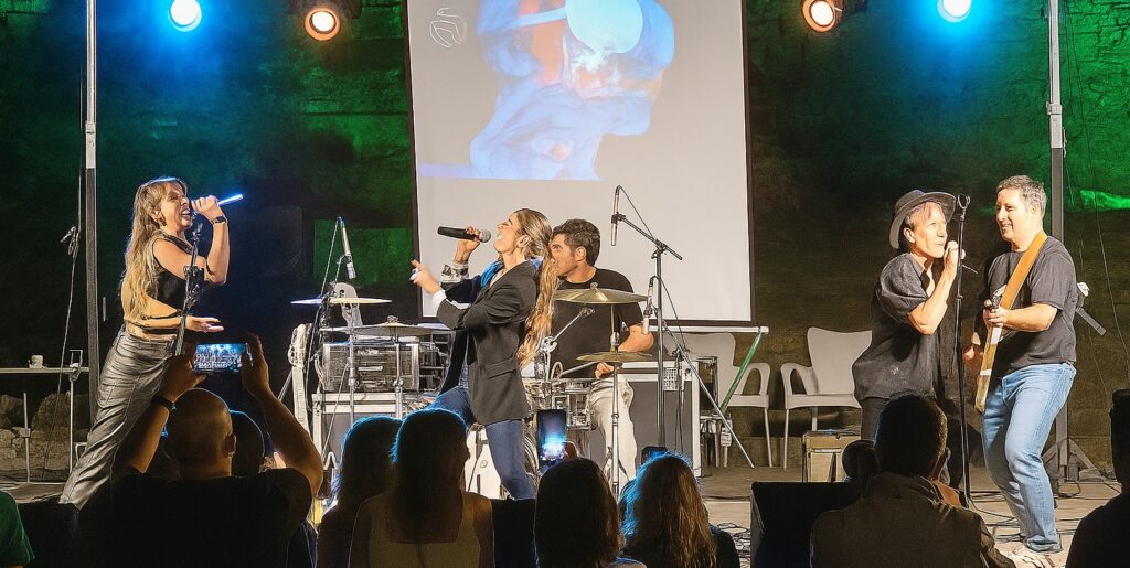 Imagen del Concierto Benéfico contra la ELA · Organizado por la Asociación ELAdos, con el apoyo del Ayuntamiento de Castelldefels y Vosseler Abogados. Celebrado el domingo 8 de junio, el Castillo de Castelldefels acogió el Festival