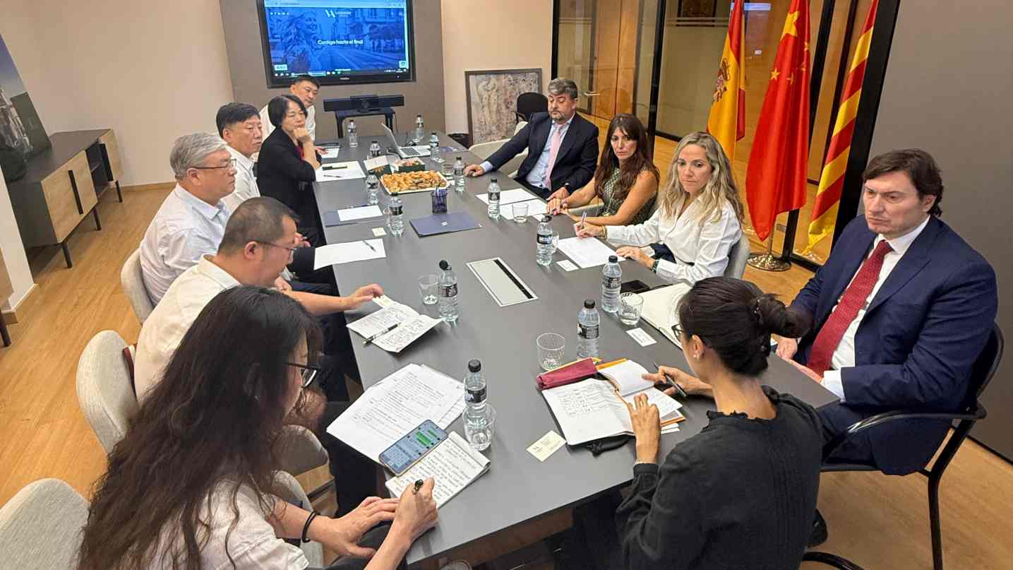 Reunión de trabajo en Vosseler Abogados con una delegación de Guizhou, provincia de la República Popular China.