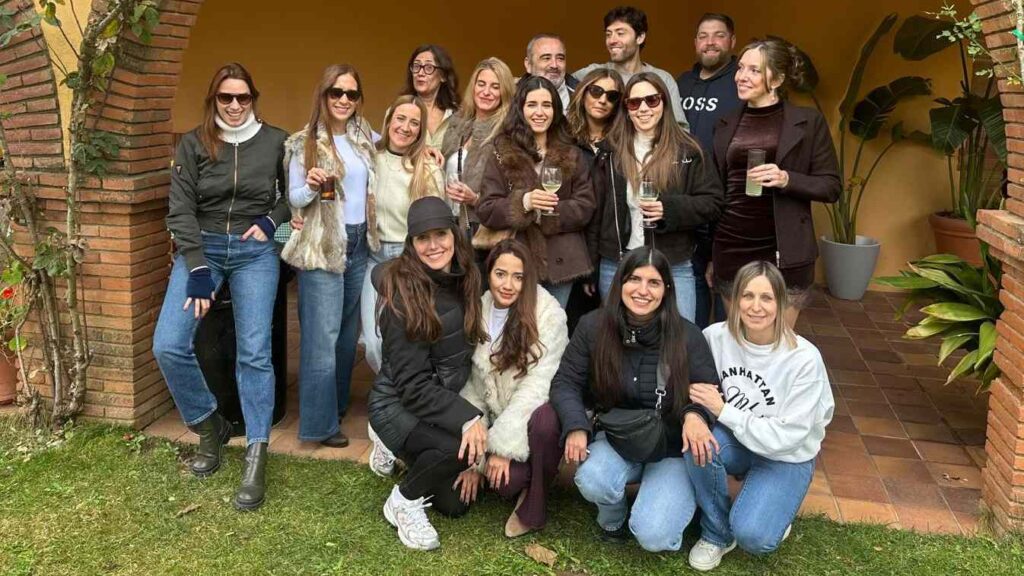 Navidad 2025 de Vosseler Abogados en un circuito de karts con velocidad y adrenalina. Comida posterior en una masia