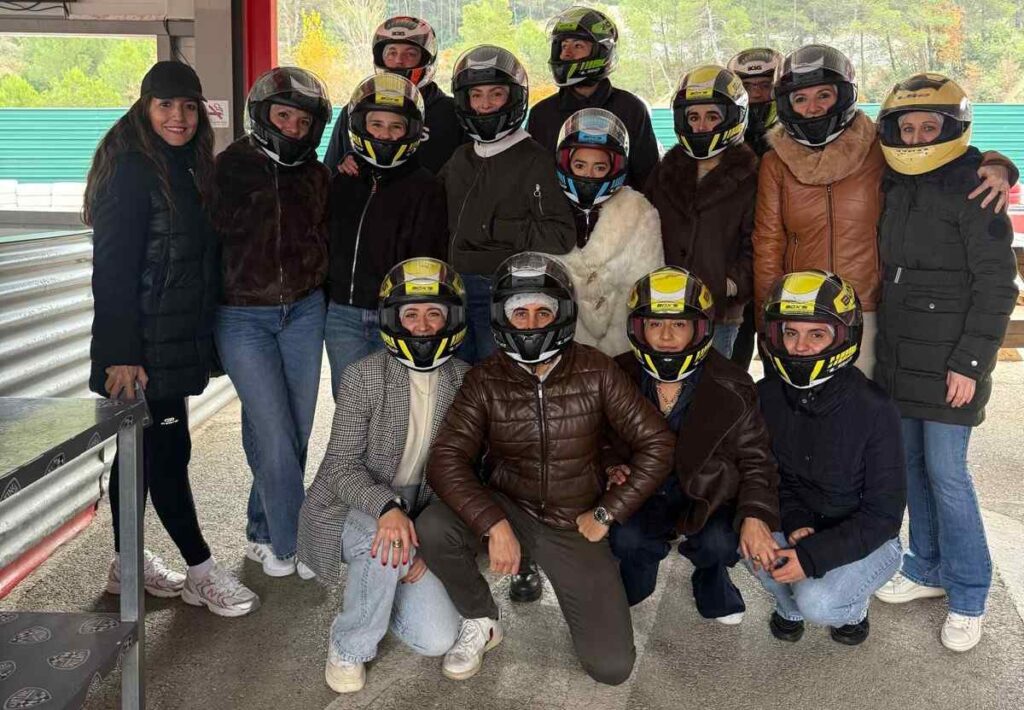 Navidad 2025 de Vosseler Abogados en un circuito de karts con velocidad y adrenalina. Comida posterior en una masia