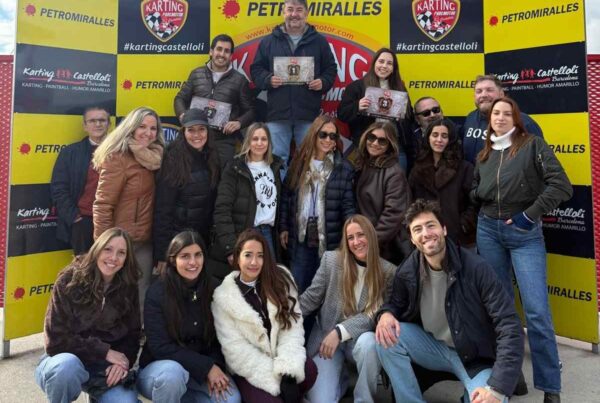 Navidad 2025 de Vosseler Abogados en un circuito de karts con velocidad y adrenalina. Comida posterior en una masia