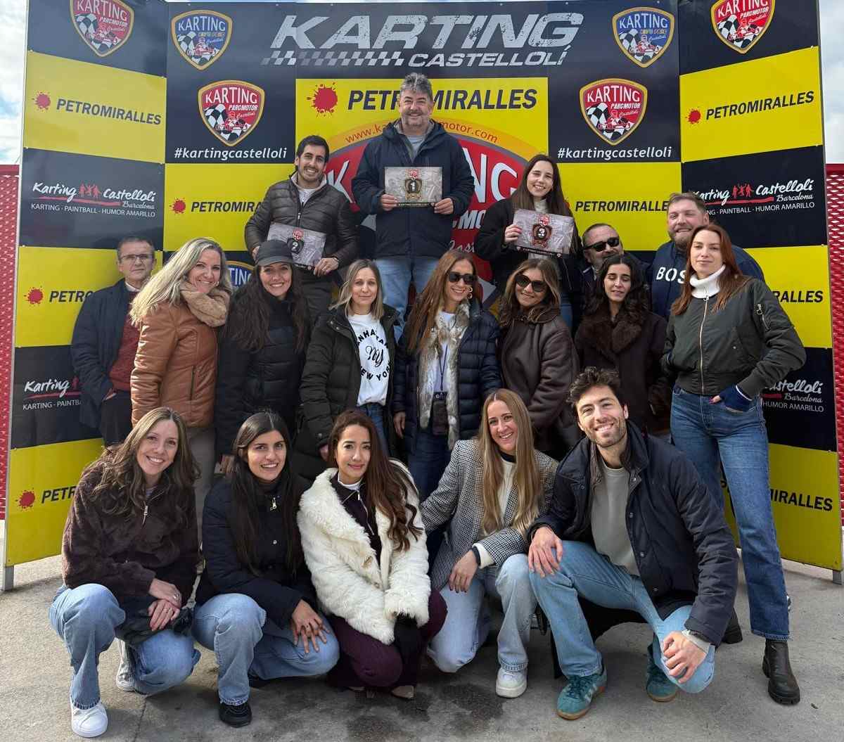 Navidad 2025 de Vosseler Abogados en un circuito de karts con velocidad y adrenalina. Comida posterior en una masia