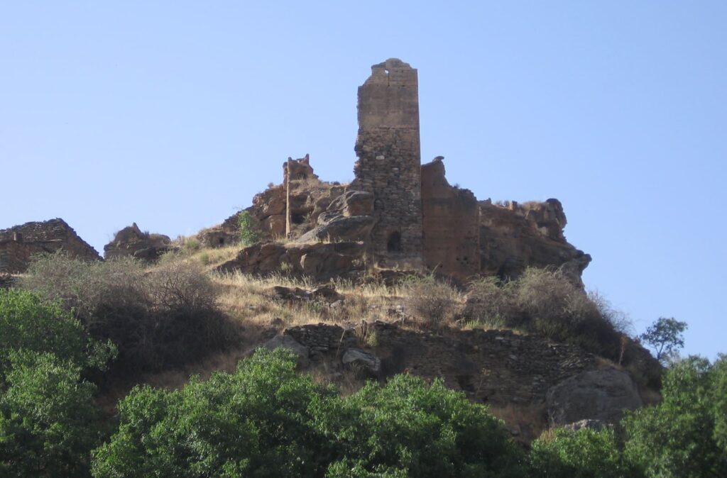 Castillo de Bacares. La denuncia del accidente laboral que dejó parapléjico a un operario en Bacares (Almería) lleva cinco meses paralizado por falta de un funcionario en el Juzgado