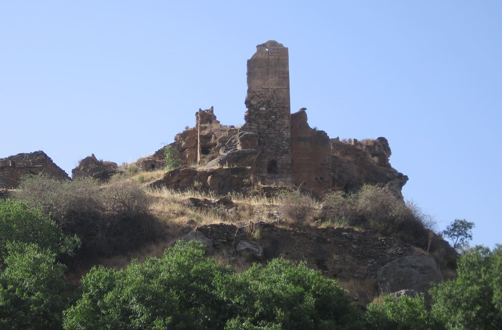 Castillo de Bacares. La denuncia del accidente laboral que dejó parapléjico a un operario en Bacares (Almería) lleva cinco meses paralizado por falta de un funcionario en el Juzgado