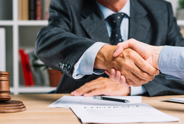 Cómo elegir un abogado para tu empresa guía práctica