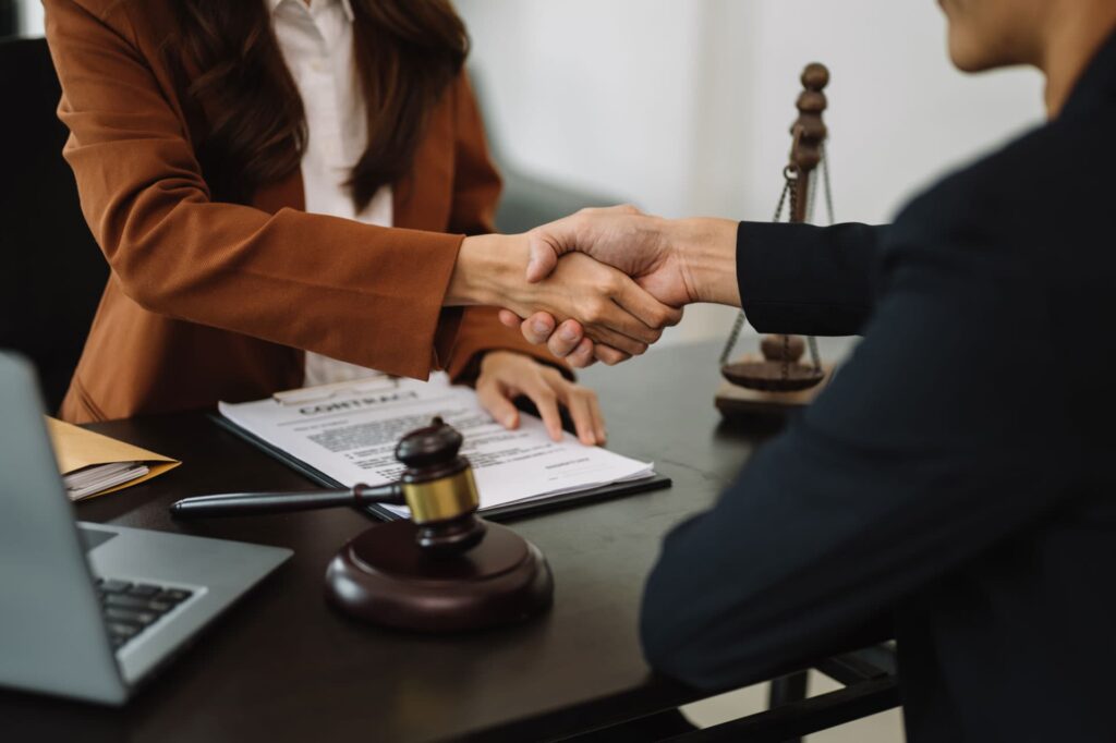 Contratar abogado laboral para tu empresa: Cuándo y por qué
