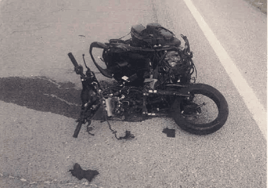 Vosseler Abogados califica de ‘homicidio vial’, la muerte de un joven motorista en Coín por un conductor kamikaze.