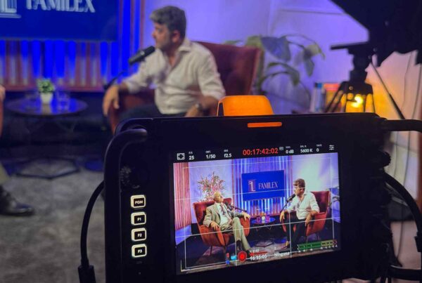 Jesús M. Sánchez García, ex decano del Il.lustre CoL.legi de la Abogacía de Barcelona (ICAB), y Daniel Vosseler, en el podcast Familex